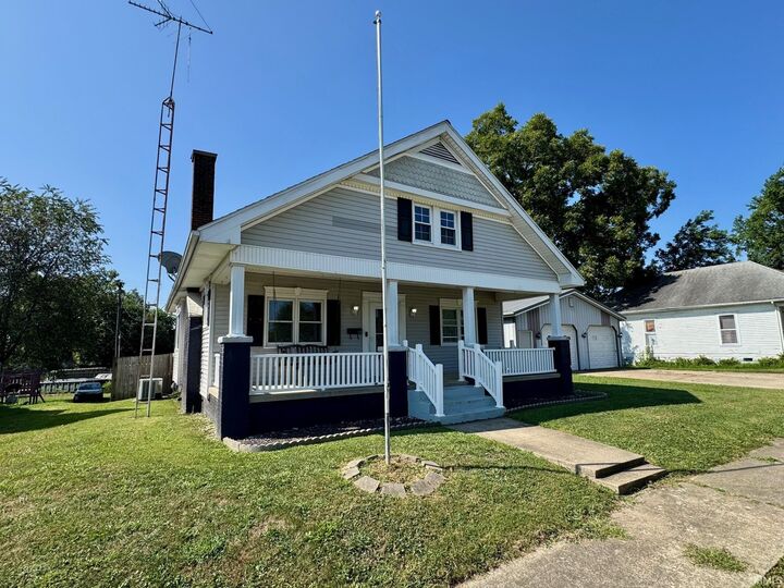 Property Photo: 418 W Columbia Street IN 47660