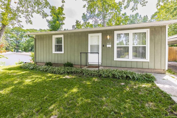 Property Photo:  1019 N Orris Drive  IN 47404-3361 