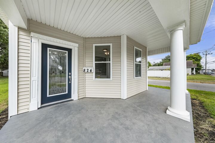 Property Photo:  824 E Riverside Drive  IN 47713 