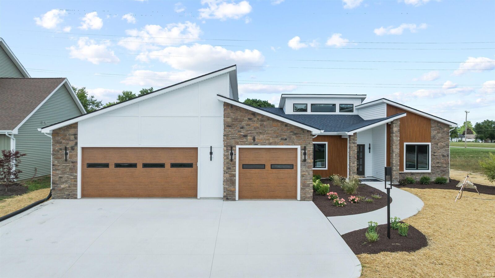 Property Photo:  619 Grantham Passage  IN 46845 