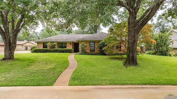 2000 W Warwick Circle  Longview TX 75601 photo