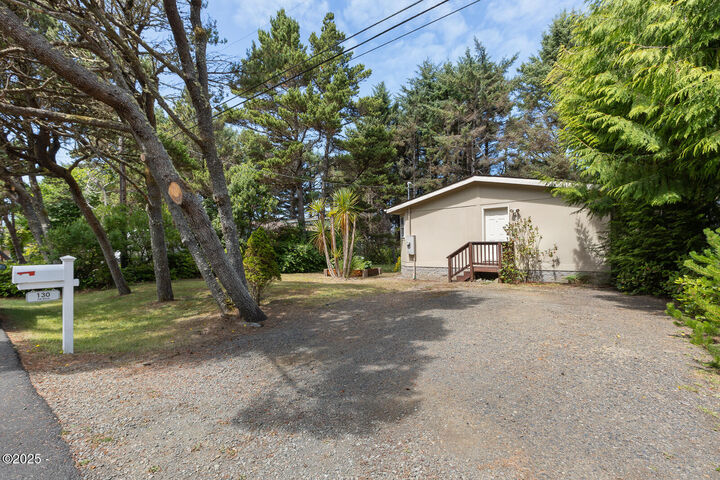 Property Photo: 130 SW 82nd Street OR 97366