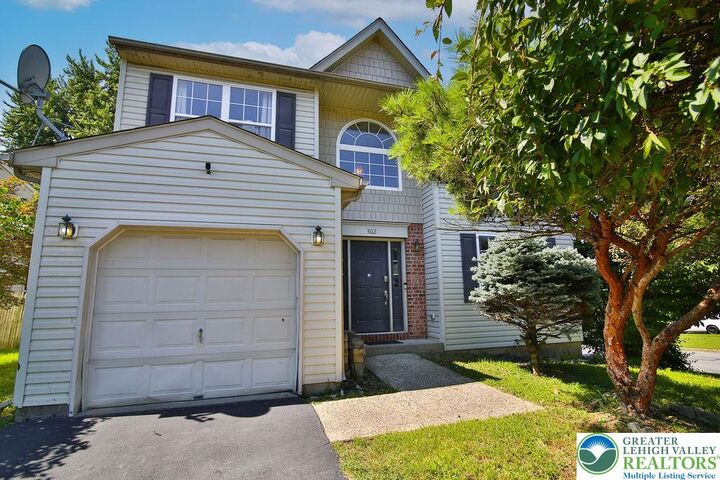 302 Vista Drive  Easton PA 18042 photo