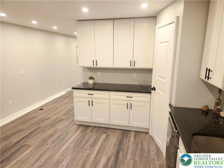 Property Photo:  430 Garrison Street  PA 18018 
