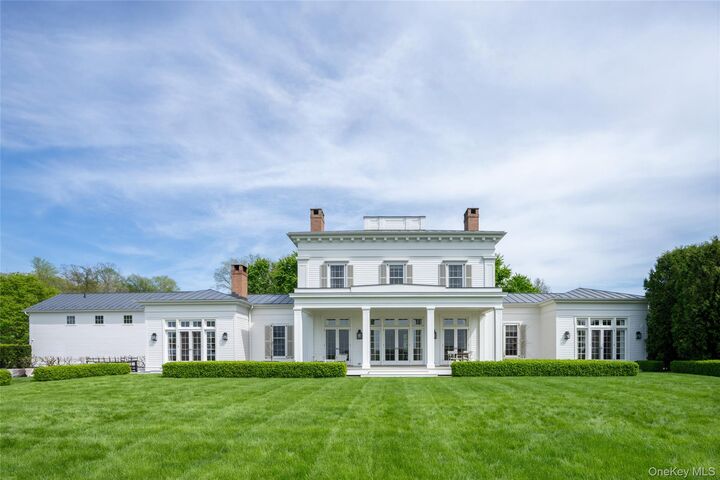 Property Photo:  1190 Chestnut Ridge Road  NY 12522 