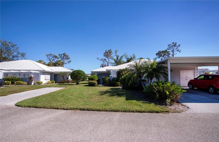 Property Photo:  262 Cerromar Way S 53  FL 34293 