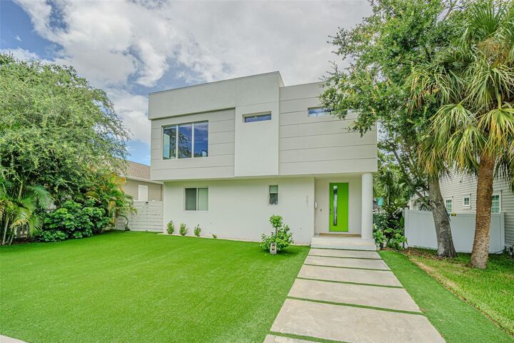 Property Photo: 651 12th Avenue S FL 33701