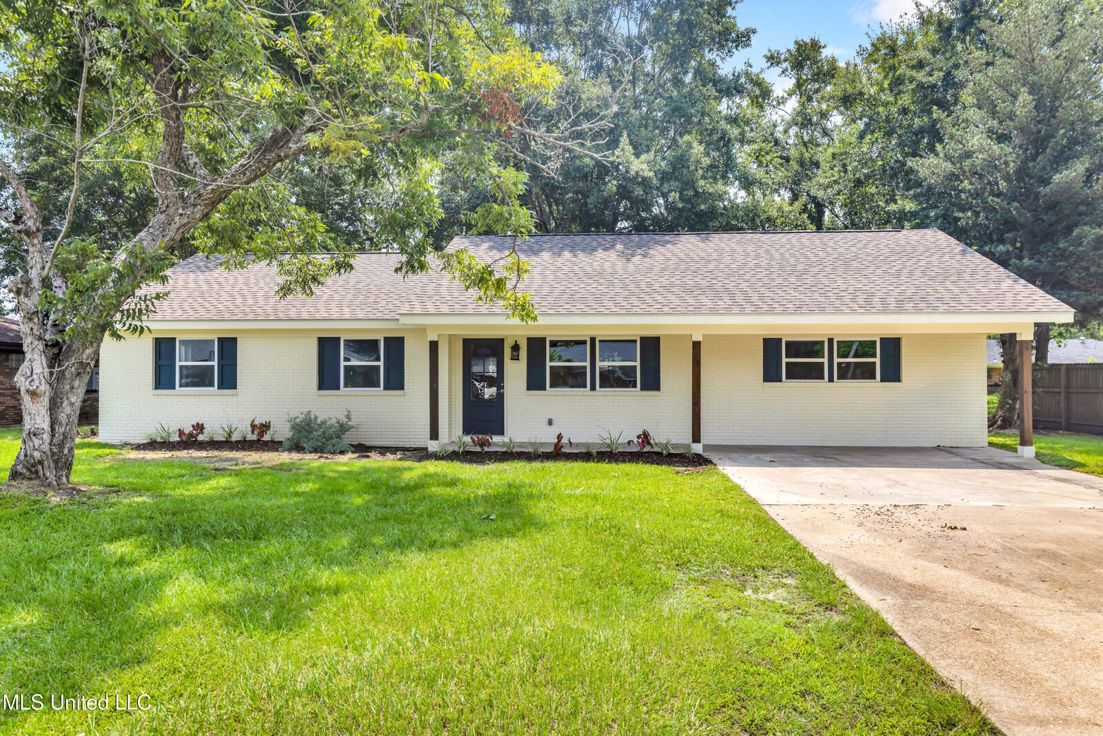 Property Photo: 2223 Popps Ferry Road MS 39532