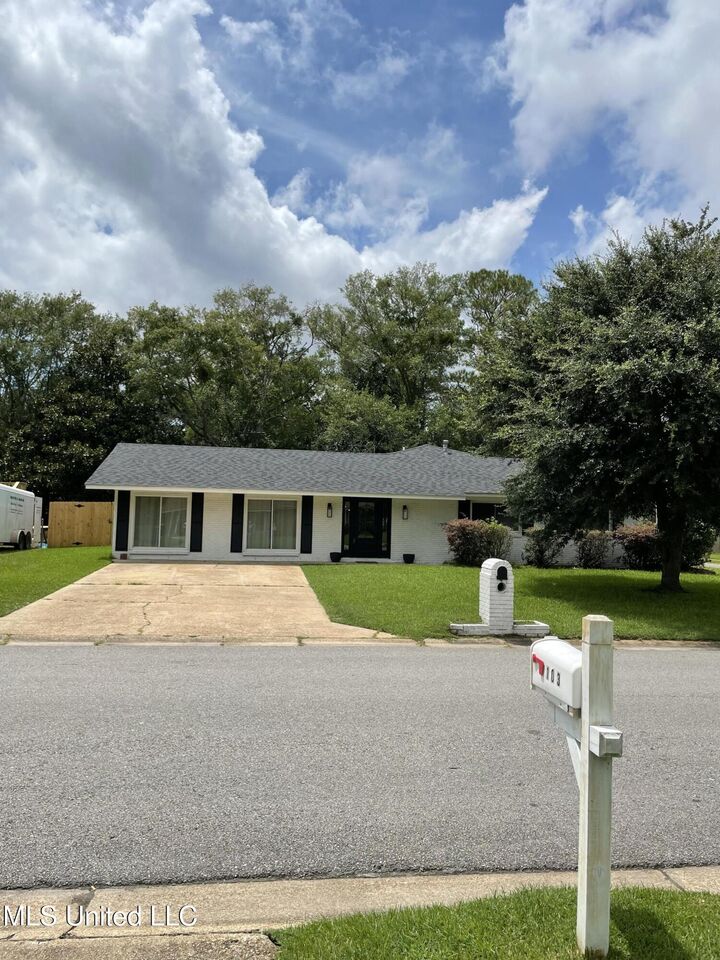 Property Photo:  100 Hunter Drive  MS 39564 