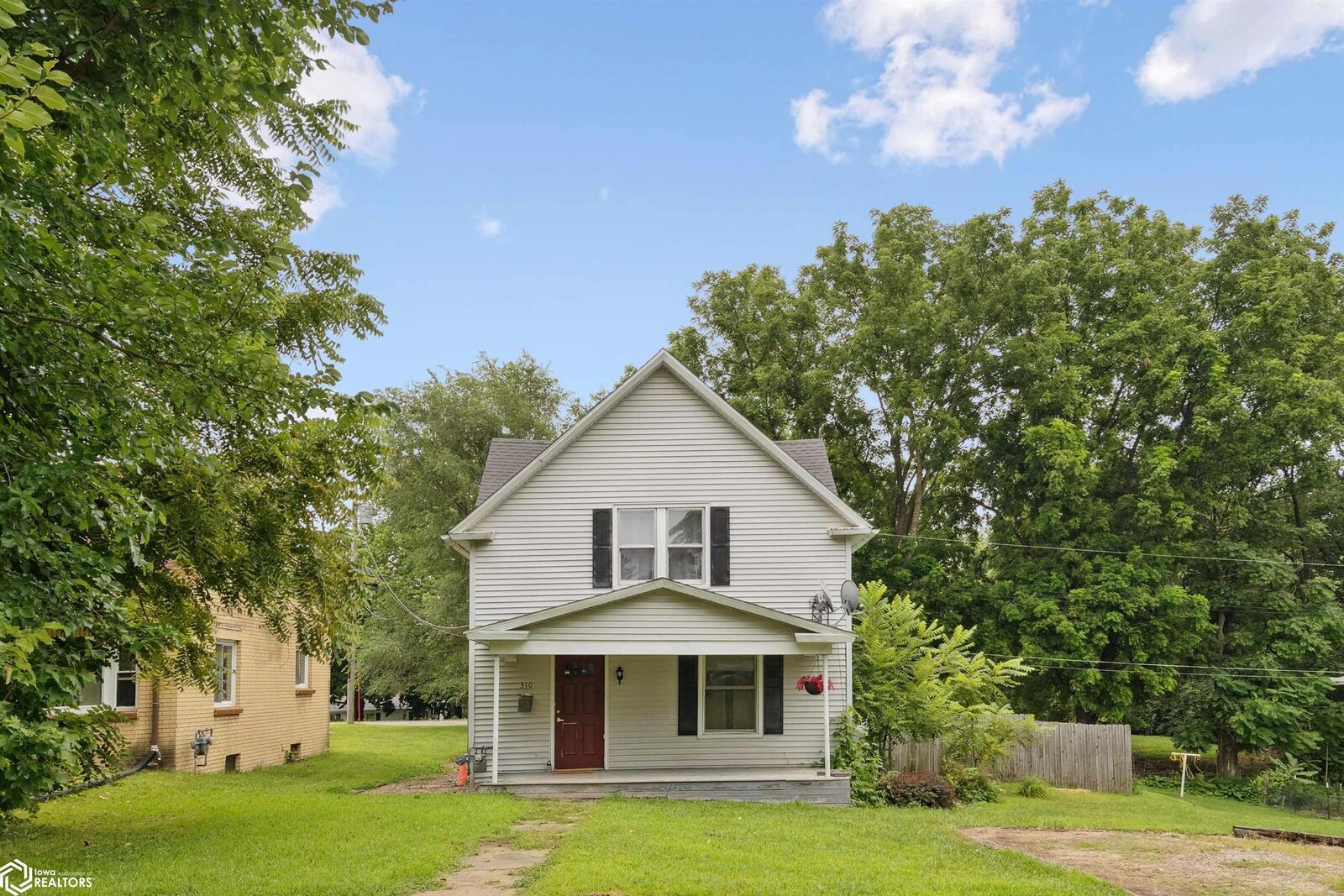 Property Photo: 310 Curran Street IA 52601