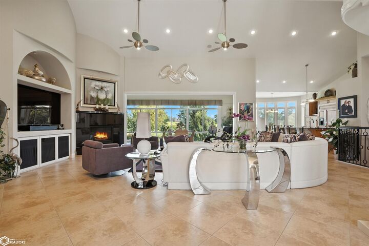 Property Photo: 5632 Clubhouse Drive IA 52601