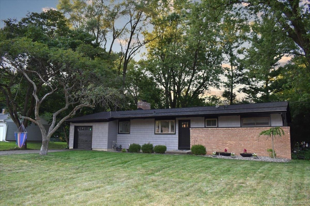 Property Photo: 2330 Kewanee Way MI 48864