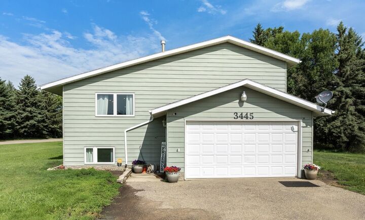 3445 47th St SE  Minot ND 58701 photo