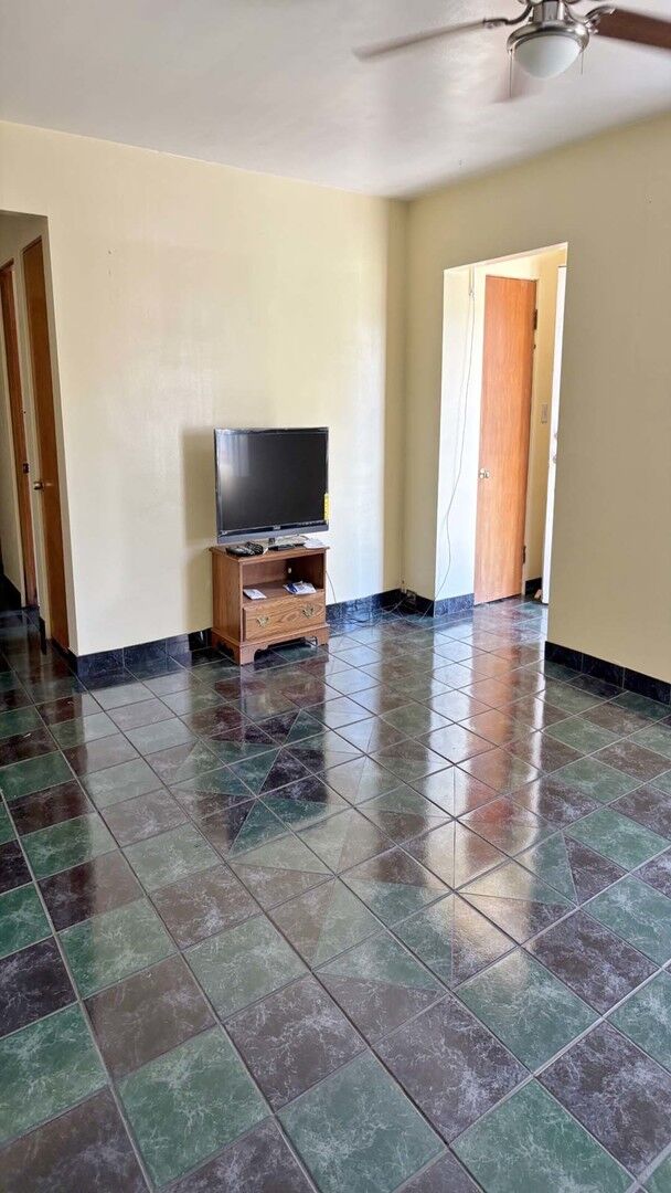 Property Photo: 1419 N Ashbel Avenue IL 60163