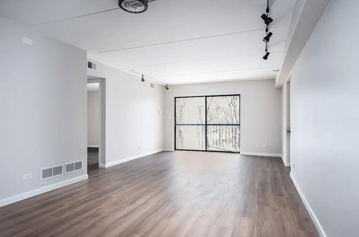 Property Photo: 6040 Lake Bluff Drive 402 IL 60477