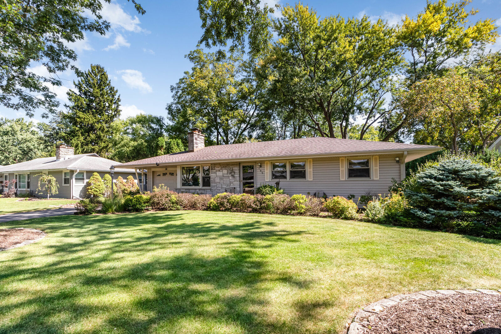 Property Photo:  195 Peterson Parkway  IL 60014