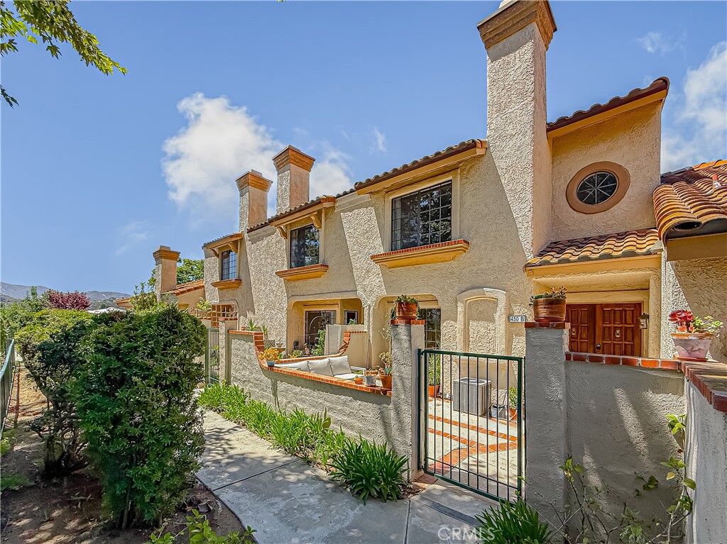 Property Photo:  450 Country Club Drive B  CA 93065 