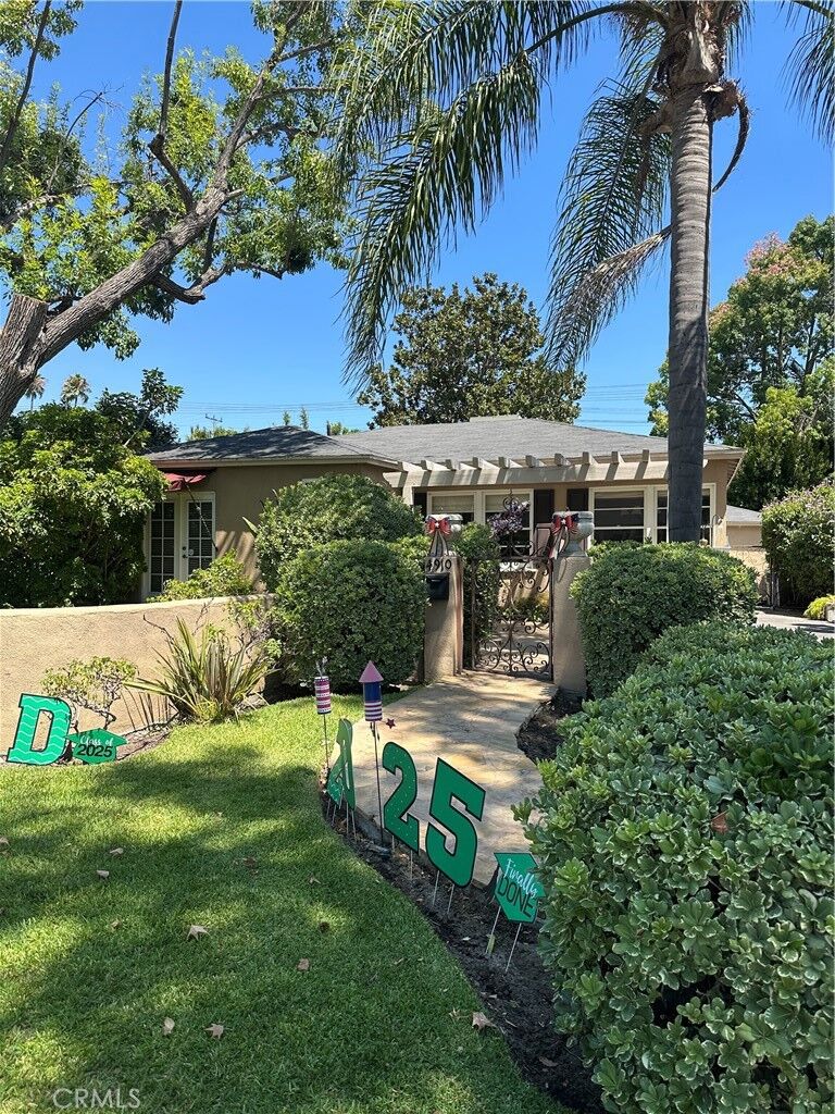 Property Photo: 4910 Willowcrest Avenue CA 91601