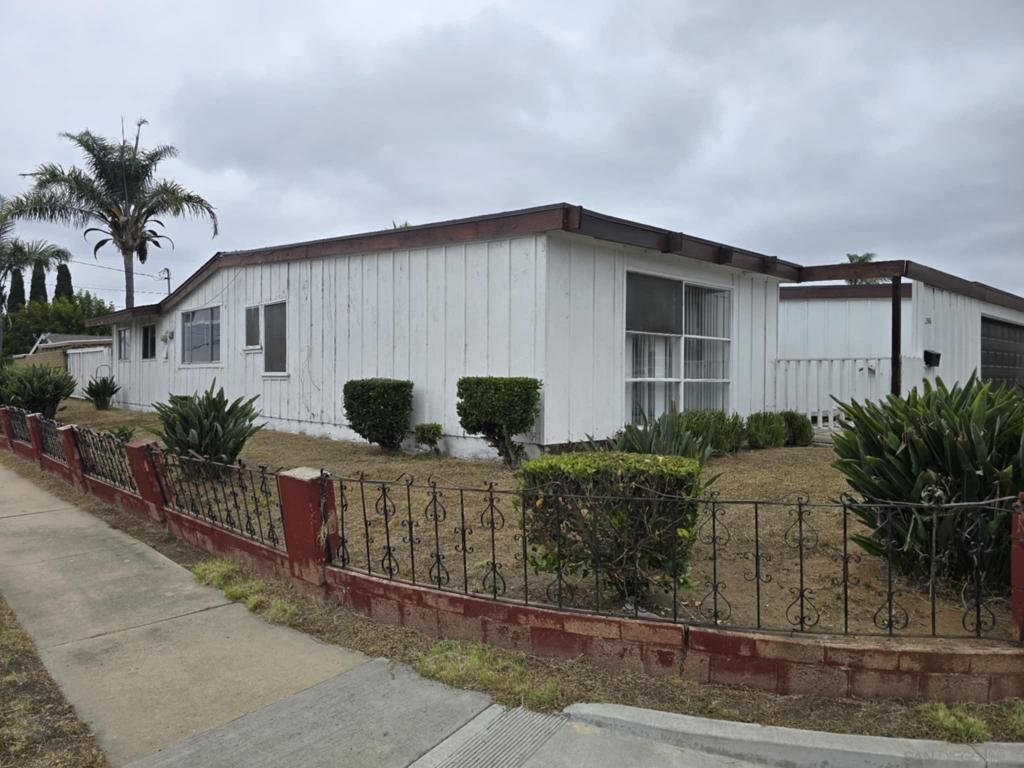 Property Photo: 2806 Mission Village Drive CA 92123