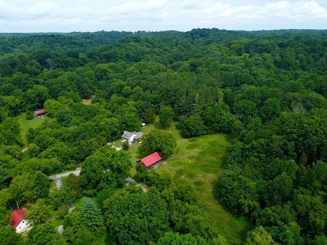 Property Photo: 301 Red Tuttle Rd TN 37022