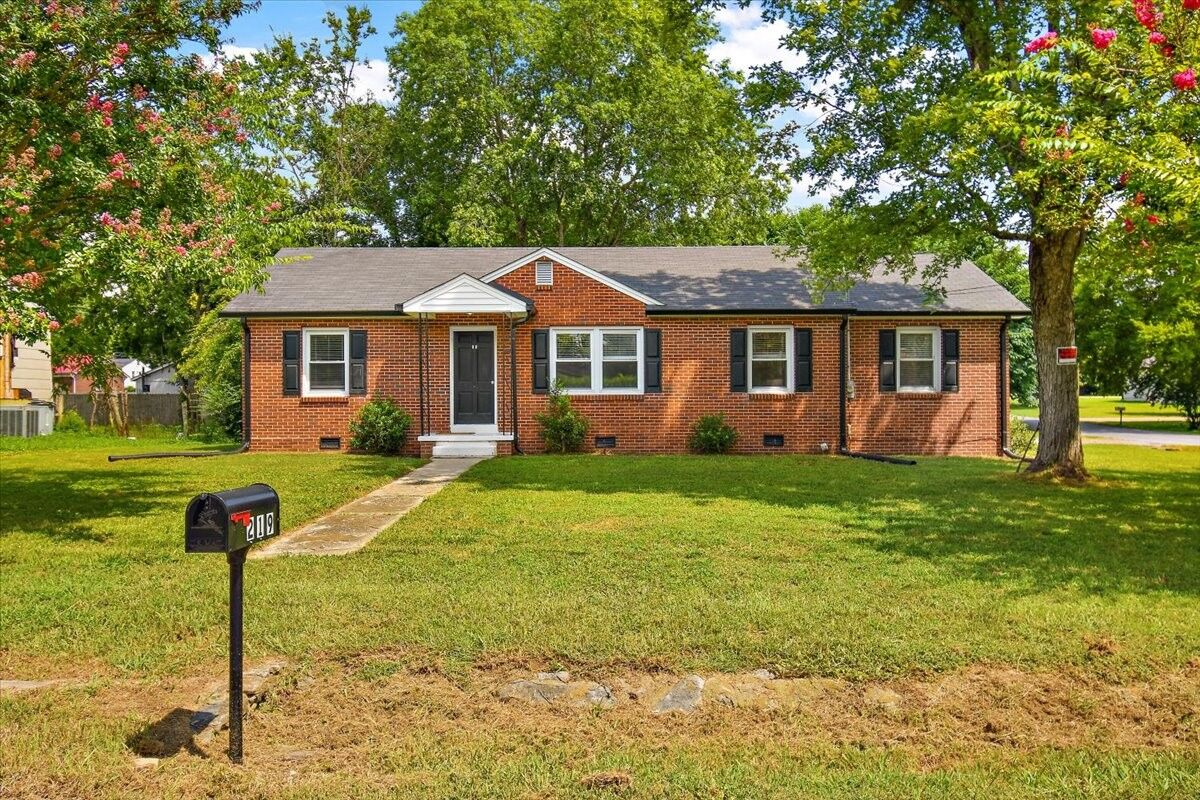 Property Photo: 219 Rolling Rd TN 37160