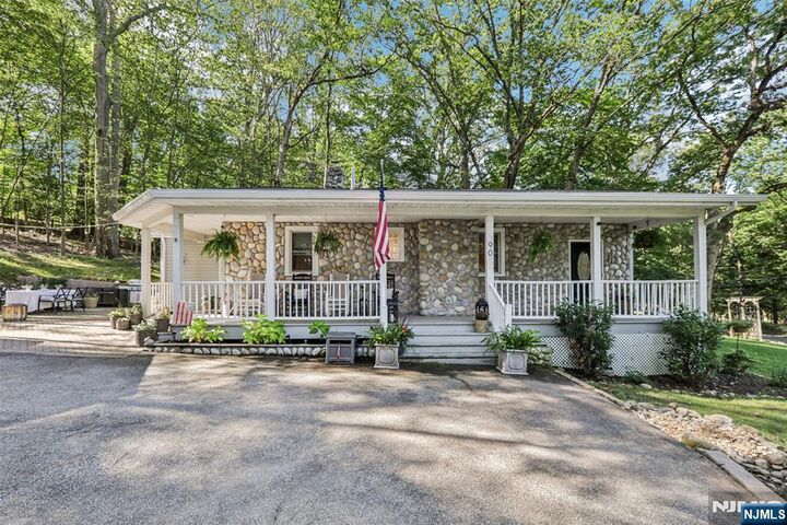Property Photo:  90 Highland Street  NJ 07656 