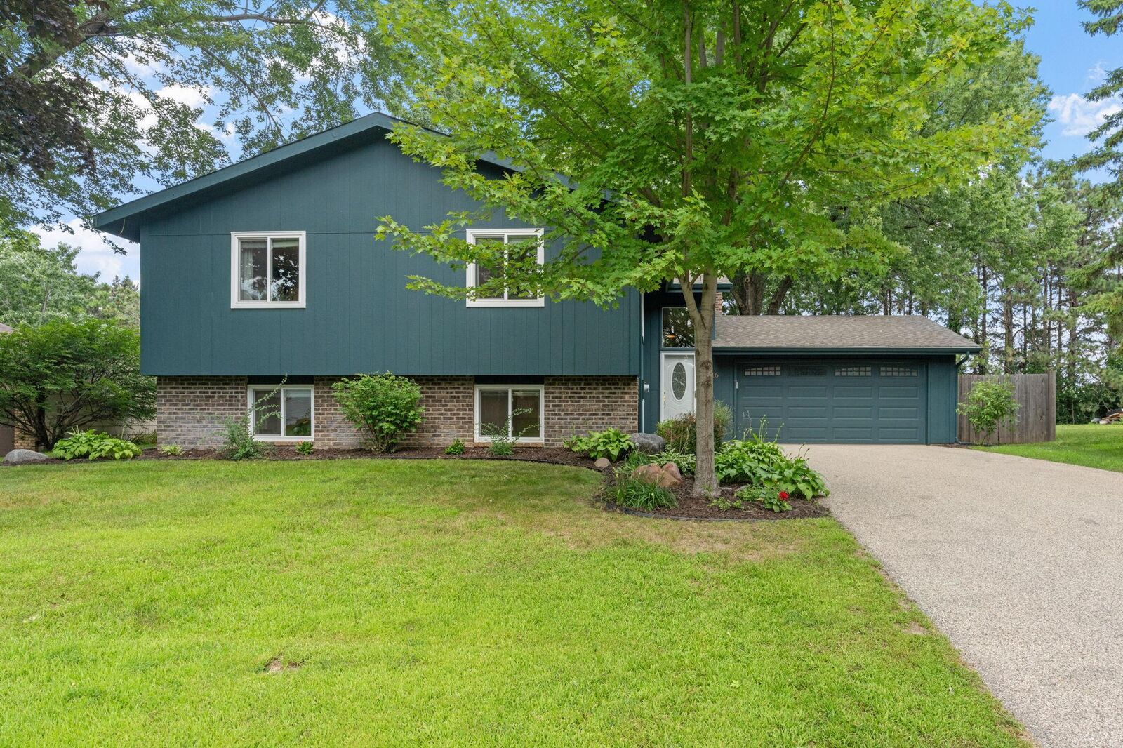 Property Photo:  3116 Red Oak Circle N  MN 55337 