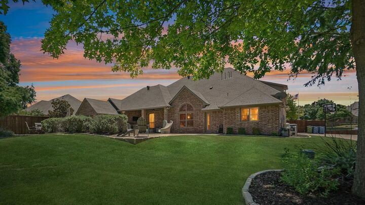 Property Photo:  224 Arbor Lane  TX 76052 