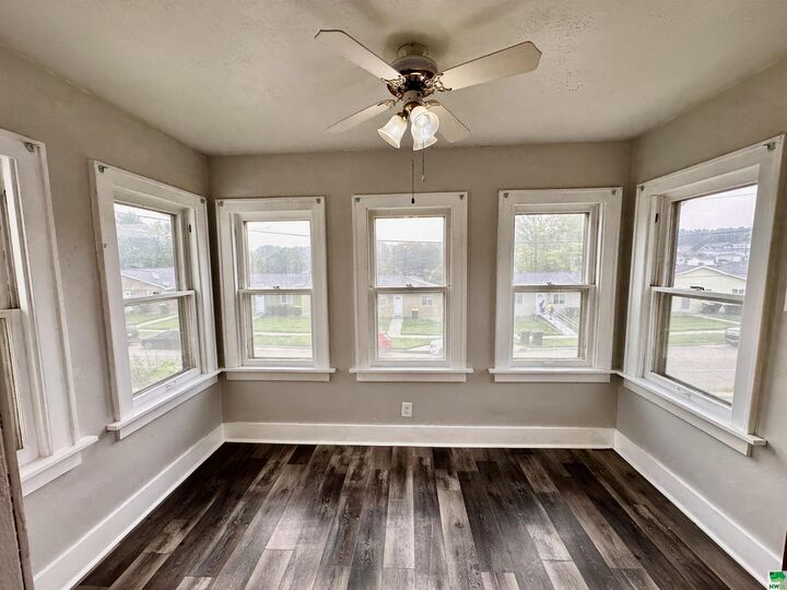 Property Photo:  1603 S Saint Aubin Street  IA 51106 