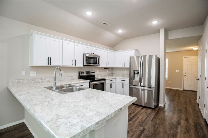 Property Photo: 4878 W Hoover Loop AR 72704