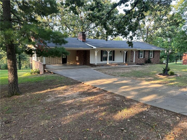 Property Photo: 207 Pleasant Avenue AR 72616