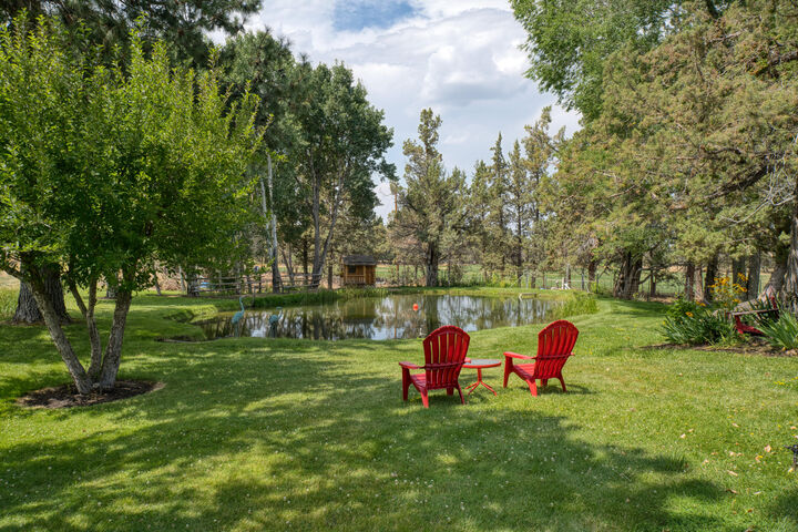 Property Photo:  62245 Cody Road  OR 97701 