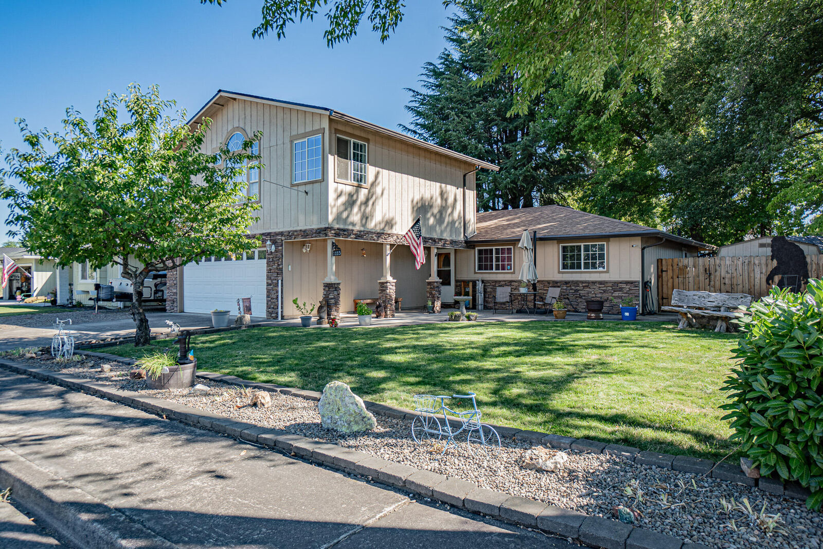 Property Photo: 1115 Rose Valley Drive OR 97502