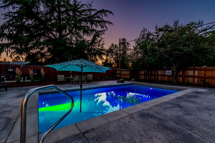 Property Photo:  2204 Meals Drive  OR 97501 