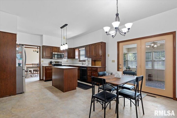 Property Photo:  61 Taft Drive  IL 62563 
