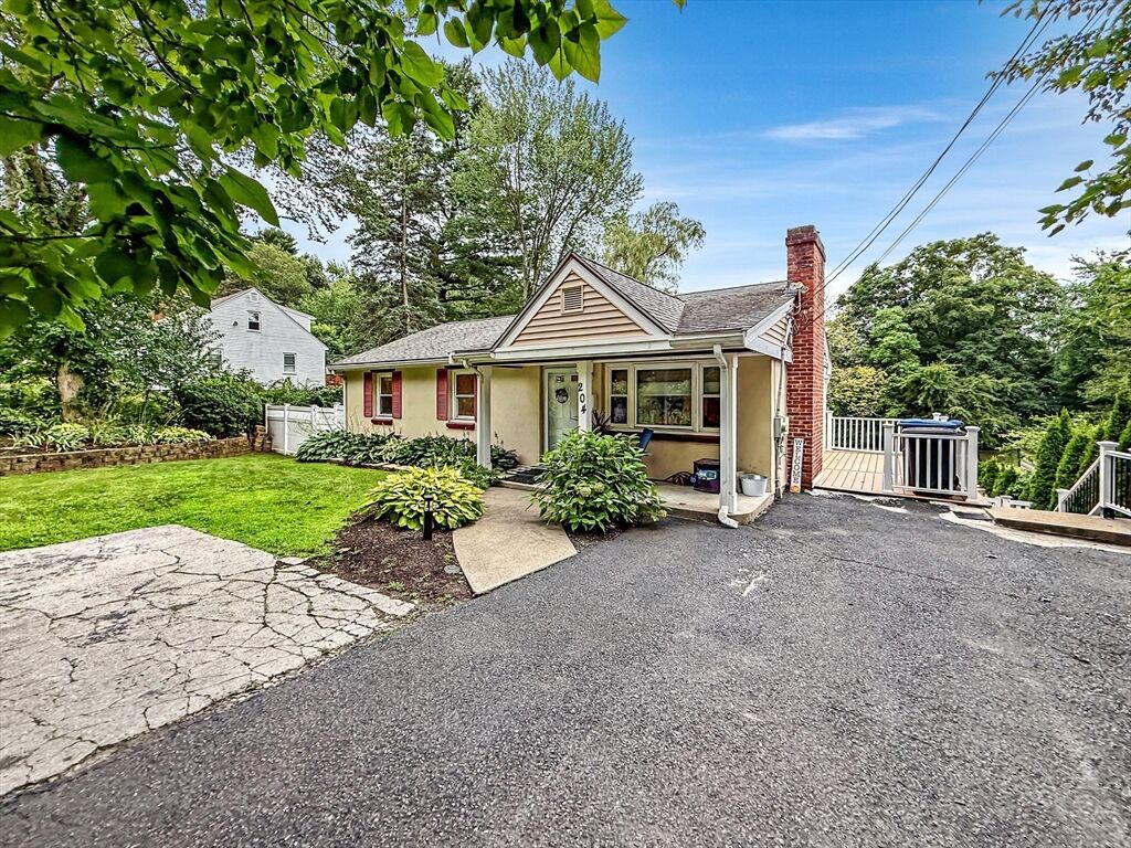 Property Photo:  204 Hartford St  MA 01760 