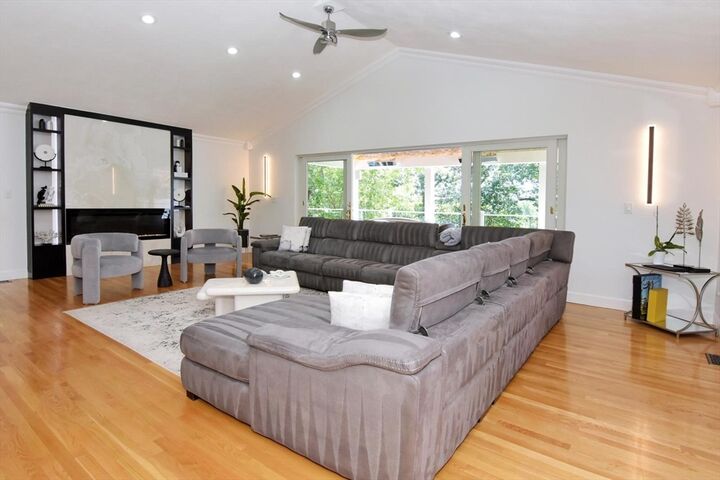 Property Photo:  6 Lisa Ln  MA 01906 