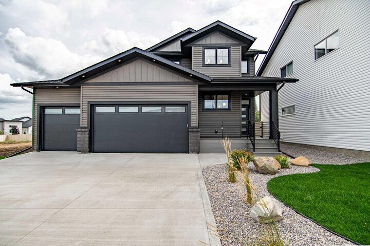 Property Photo: 39 Eaton Crescent AB T4P 3E2