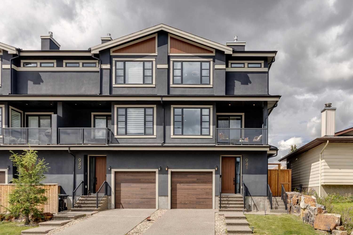 Property Photo:  941 38 Street SW  AB T3C 1T4 