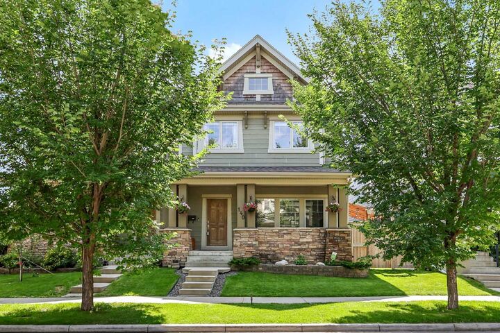 140 Mike Ralph Way SW  Calgary AB T3E 0H8 photo