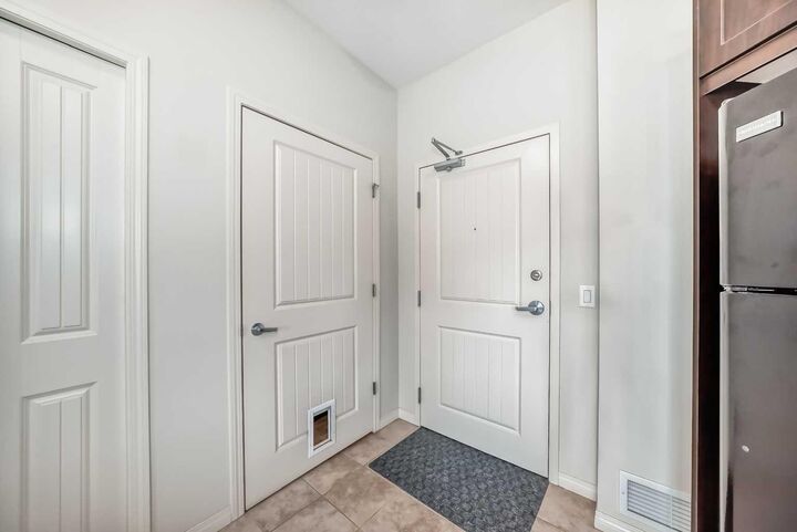 Property Photo: 1540 Sherwood Boulevard NW 1108 AB T3R 0K5