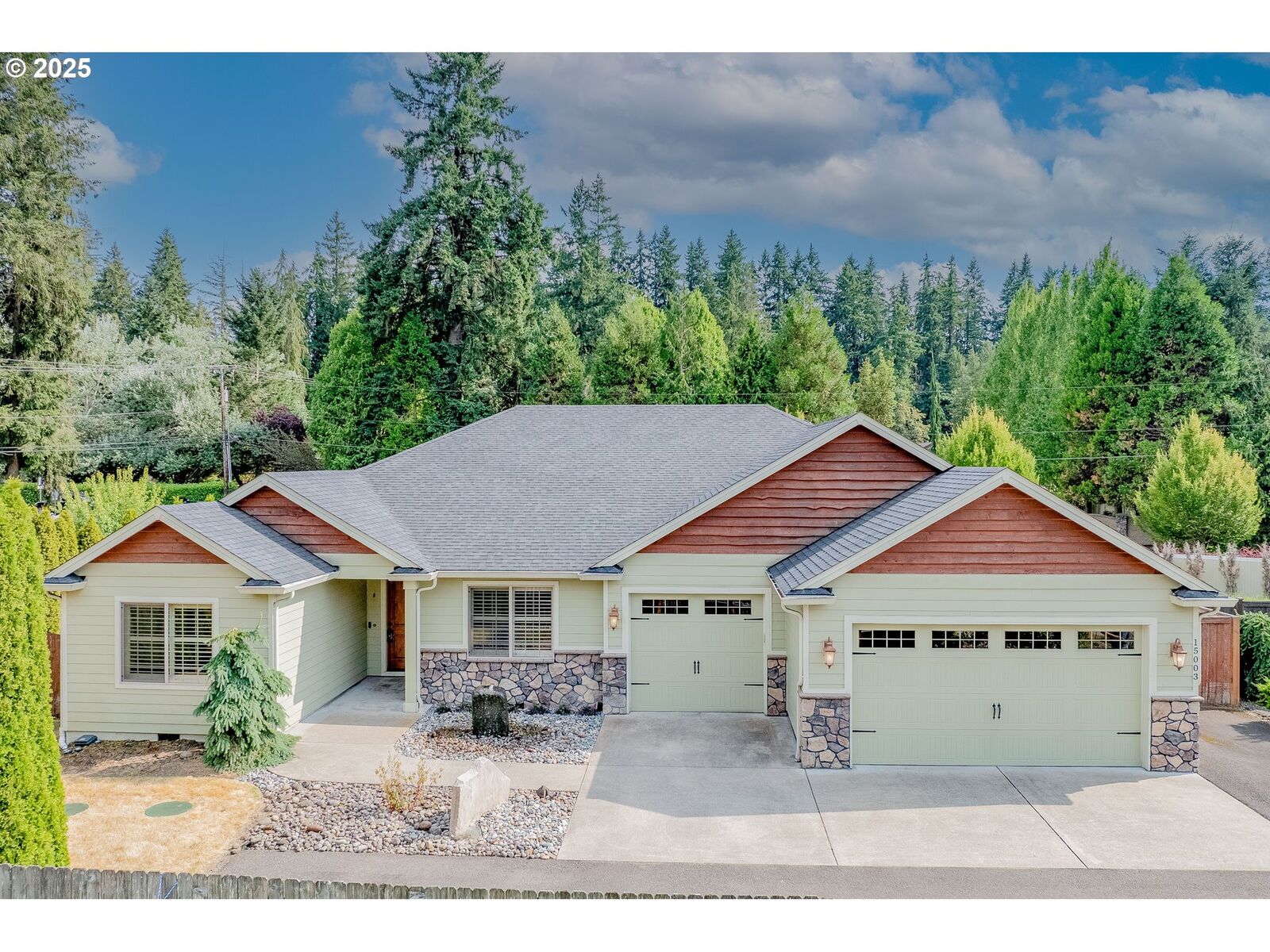Property Photo:  15003 NE 49th Ct  WA 98686 