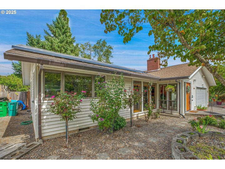 Property Photo:  6175 SW Alice Ln  OR 97008 