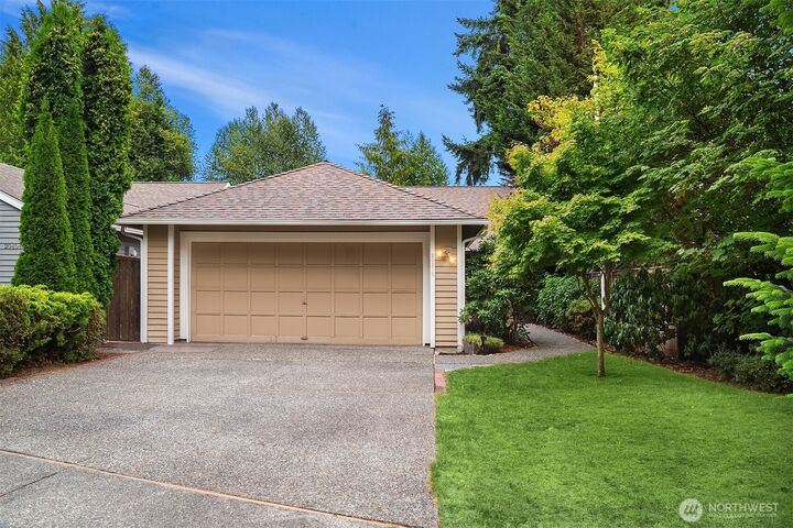 Property Photo:  20310  Hollyhills Drive NE  WA 98011 