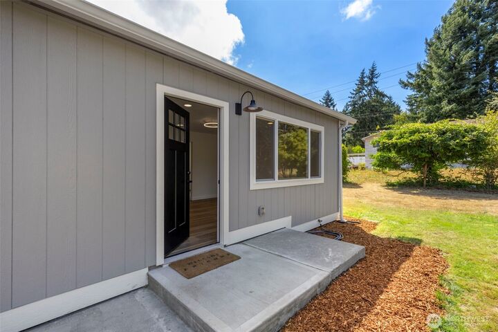 Property Photo: 655 Pearl St WA 98310
