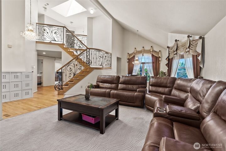 Property Photo: 32638 20th Ave SW WA 98023
