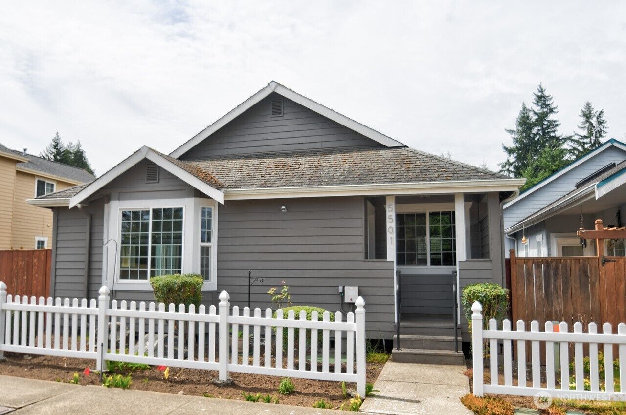 Property Photo: 5501 Hamptons Street SE WA 98501