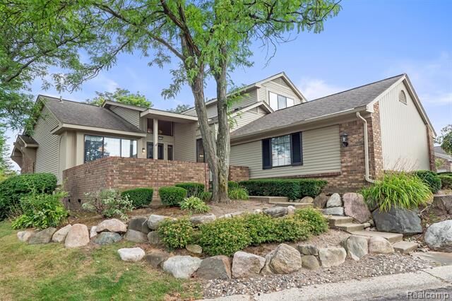 7208 Creeks Bend Drive  West Bloomfield Twp MI 48322 photo