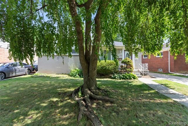 Property Photo: 19445 Woodmont Street MI 48225