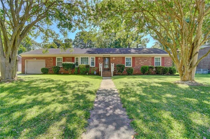 2161 E Armada Dr  Chesapeake VA 23321 photo